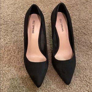 Call it Spring Black Pointed Pumps